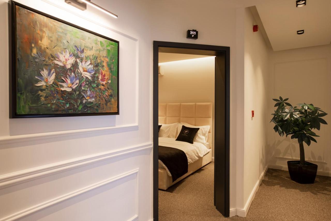 Plaza Boutique Hotel Пристина Екстериор снимка